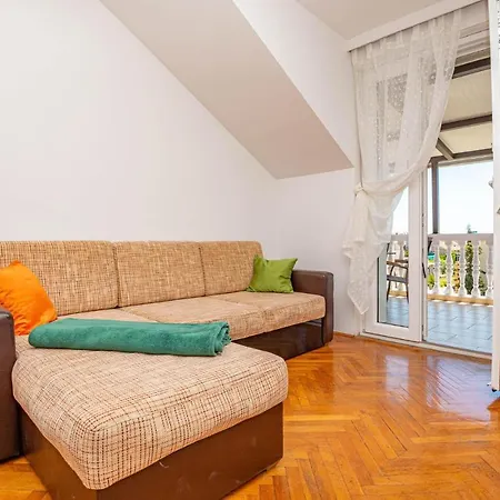 Two-bedroom With Sea View 06 شقة فوديس