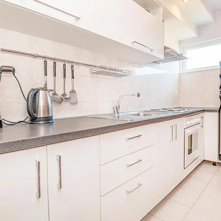 Lovely Apartment In Vodice With Wifi Apartment *