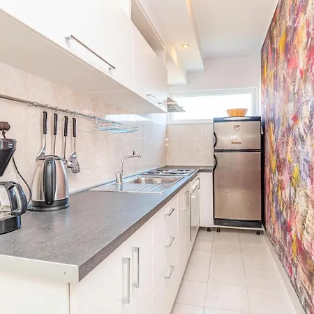Lovely Apartment In Vodice With Wifi Apartment *
