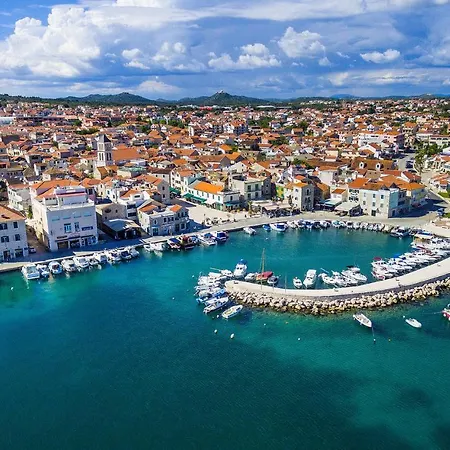 Lovely Apartment In Vodice With Wifi Apartment *
