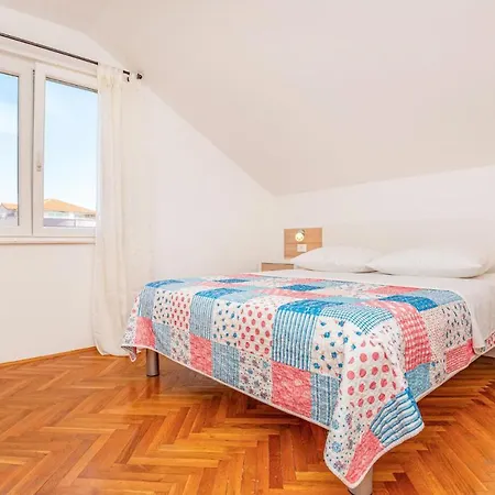 Lovely Apartment In Vodice With Wifi