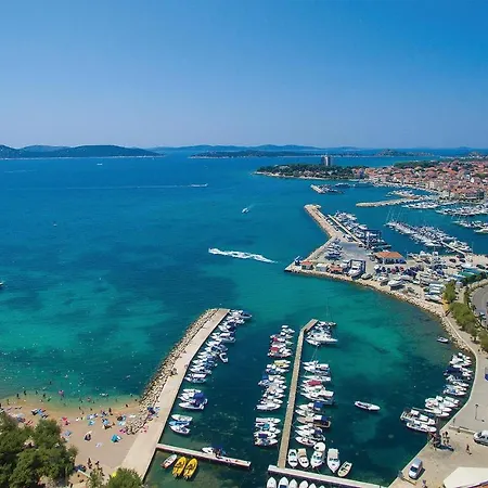 Lovely Apartment In Vodice With Wifi *