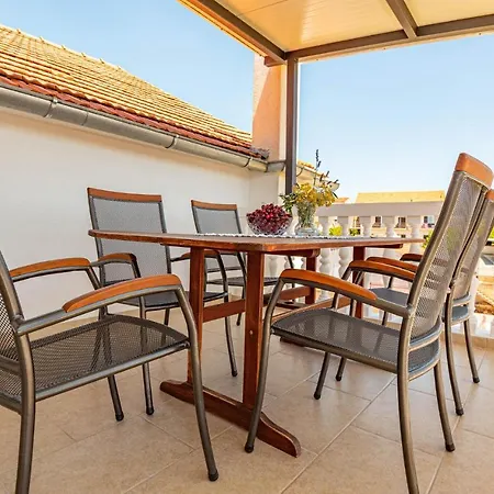 Two-bedroom With Sea View 06 Lejlighed Vodice